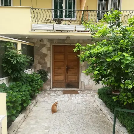 Piccolo Angolo Provenzale アパート